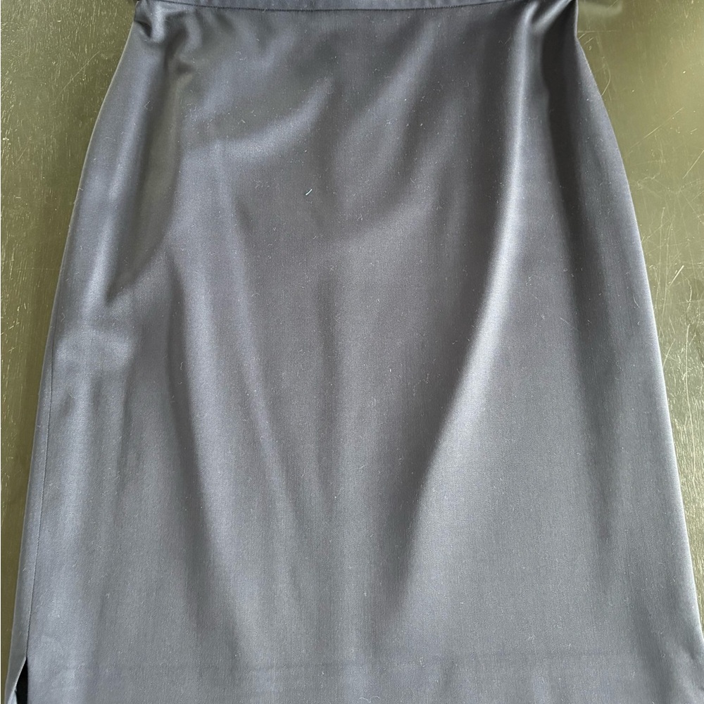 St. John Elegant Wool Navy Women's Skirt in size 6